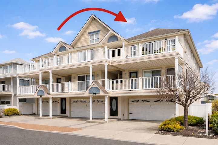 3BD/2BA | Sleeps 8 |Walk to Beach | Ocean View