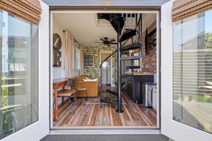 Private Tiny House in NH*4 min walk to the beach.