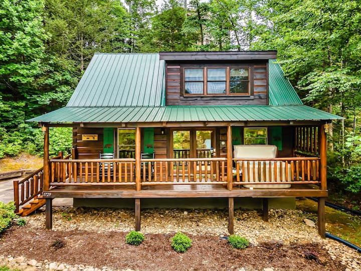 Top Notch Fantastic Location Quiet, Seasonal Views