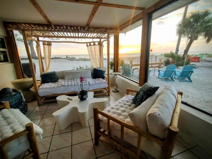 Manasota Beach Cottage