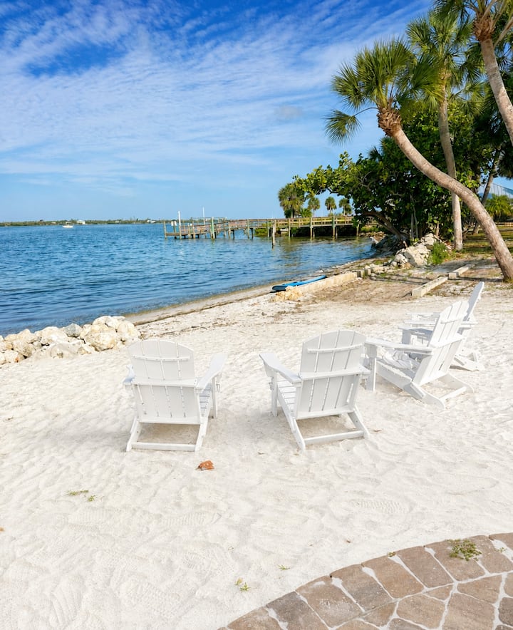 Lazy Days at Lemon Bay
*Bay view from the couch*