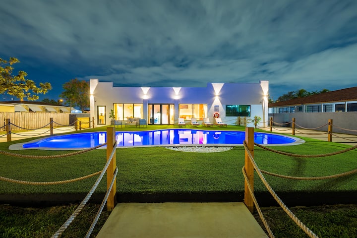 Green Oasis Private Pool Gym Games BBQ Golf Zen