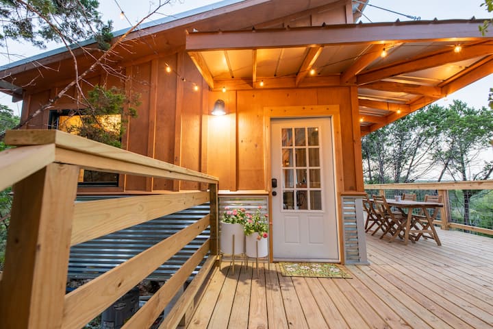 Cozy Treehouse overlooking Wimberley Valley