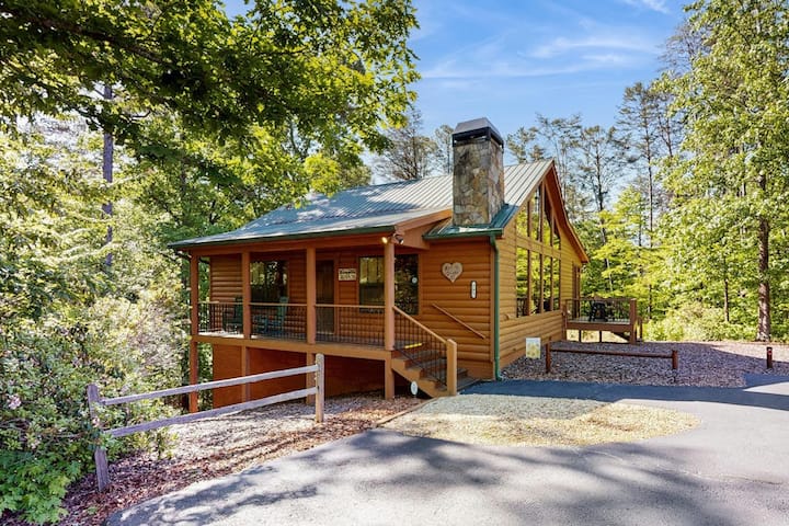 Rustic Charm Cabin Helen