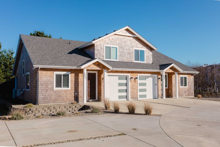 The *Seashell Cove* Brand new condo, sleeps 6-8