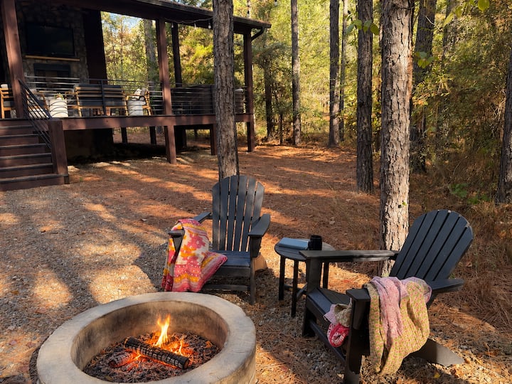 The Clay Garden | Hot Tub, Fire Pit + Fireplace