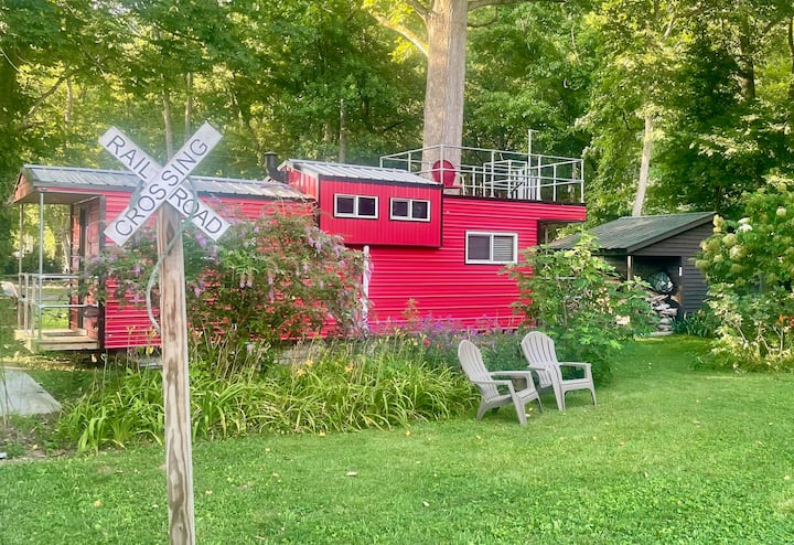 Casa Caboose, less than 1 mile from GSMNP