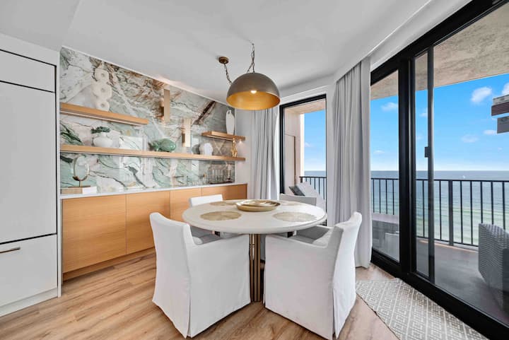 PX 1105 Next to Florabama, Beachfront Luxury Suite