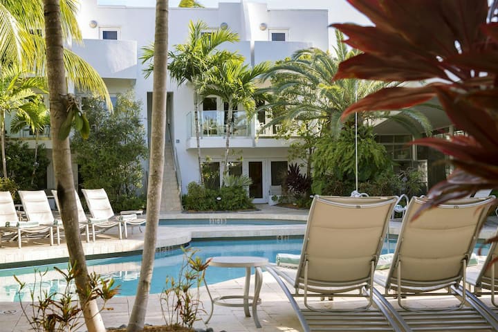 Santa Maria Suites
