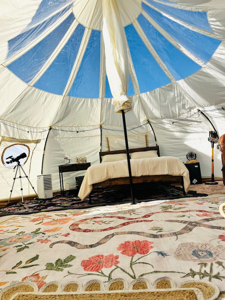 Astral Tent :Telescope, Fire Pit, HotShower & WiFi