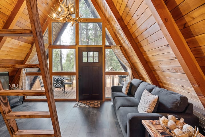 R&R Retreat - Intimate, Quaint and Cozy A-Frame
