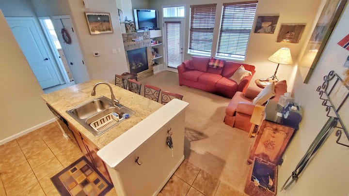 Cozy 1 bedroom Granby Ranch condo