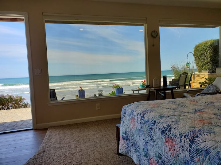 Ocean Front Get Away- Luxury Suite on the Beach