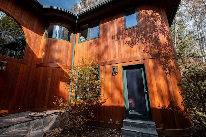 Exquisite Creekside Suite in the Heart of Aspen #2