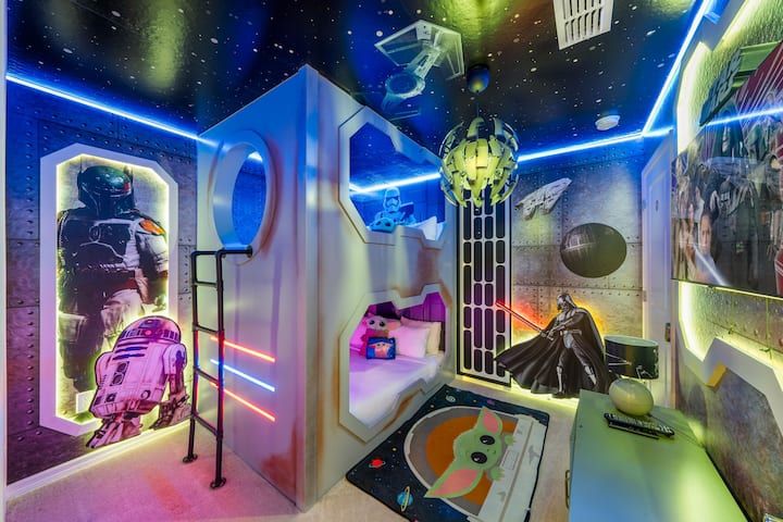 Sleeps 14 *Private Pool *Arcade Games *BBQ Grill