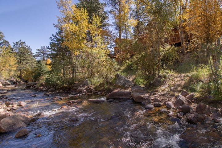 2 Bedroom Condo with Mountain and River Views
