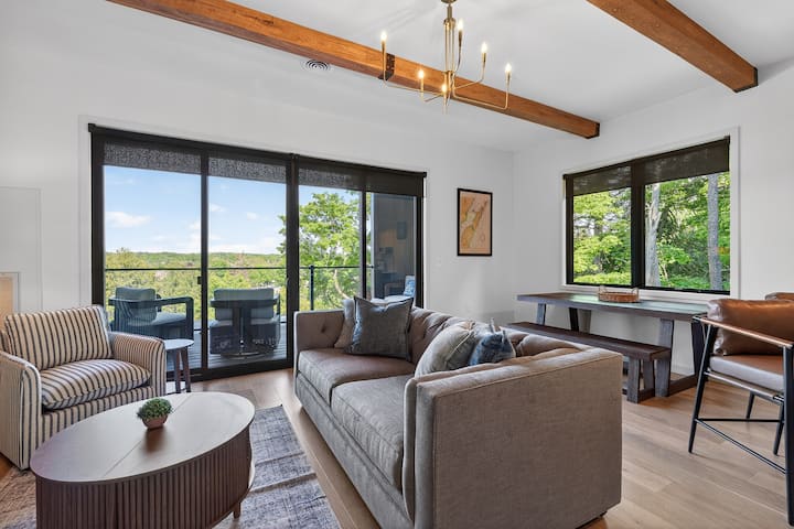 Pearl Of Sister Bay Luxury Downtown Condo
