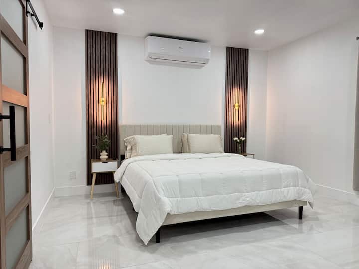 Beautiful luxury apartment near downtown.