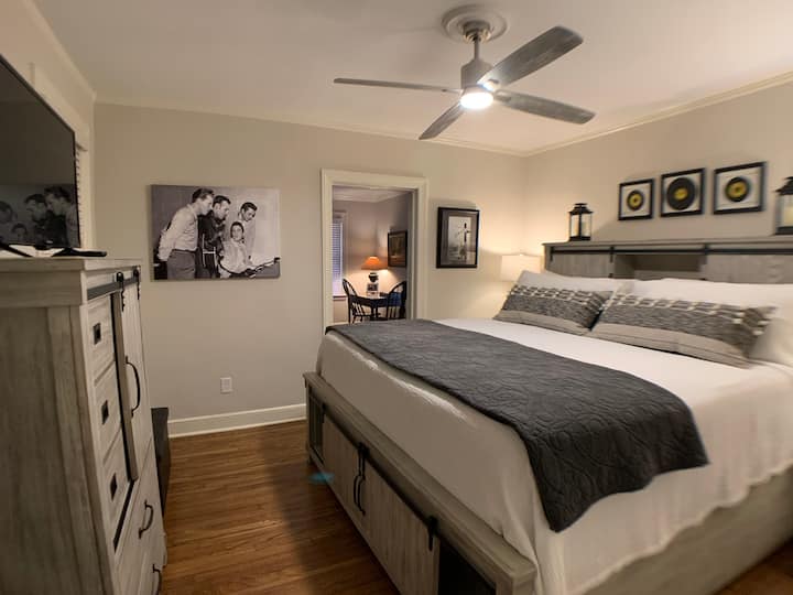 Memphis Music Manor - University of Memphis Area
