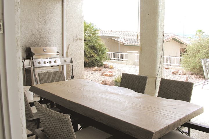 THE VIEW-Amazing Lake/Mtn w/ Private Keyed Entry