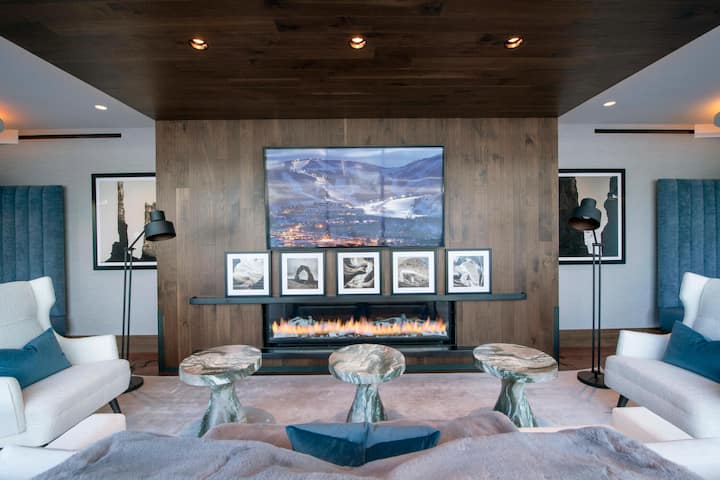 Steps from the lift Deer Valley East Village Condo