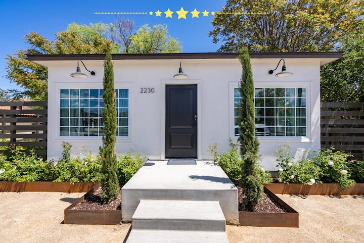 Cozy Paso Home · In Heart of Downtown · Fast Wifi