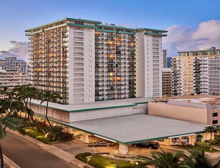 Waikiki Resort Hotel