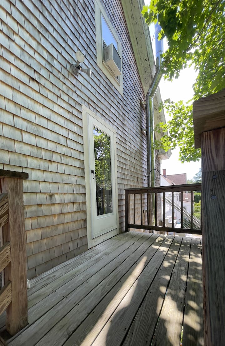 1 Single BR apt unit in a historic Wellfleet house