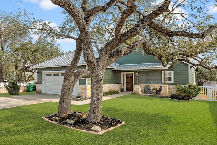 The Murray House Luxury Cottage-Dripping Springs