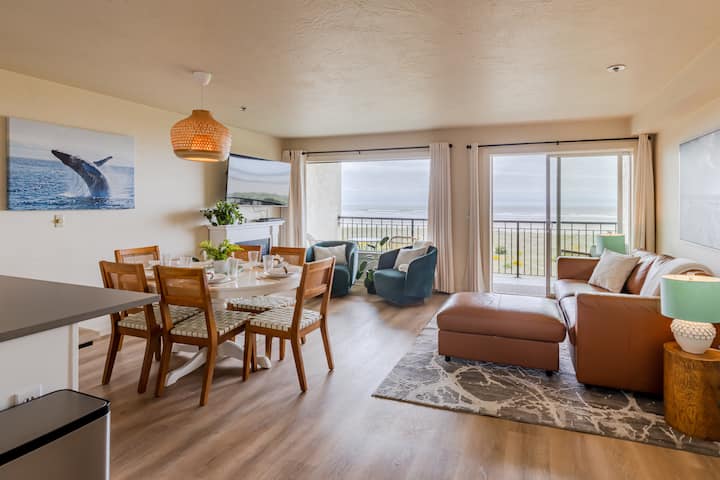 Beautiful updated oceanfront condo