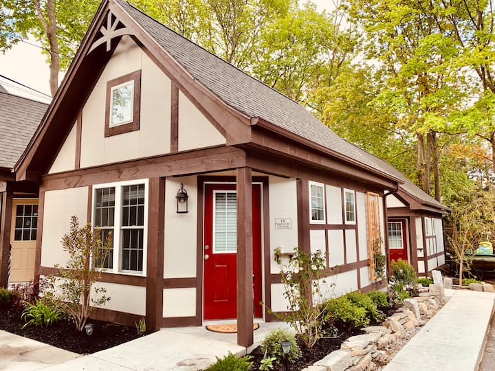 Cottage at The Ivy Manor Inn