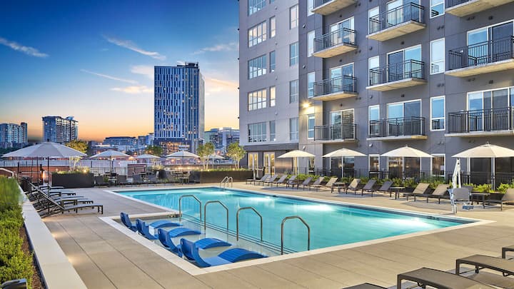 Skyline Views + Rooftop Pool | Walk to Broadway