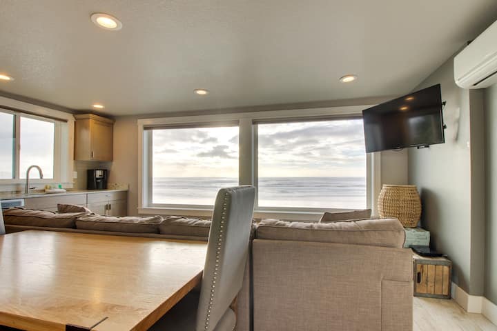 Oceanside Inn #4: Storm Rock