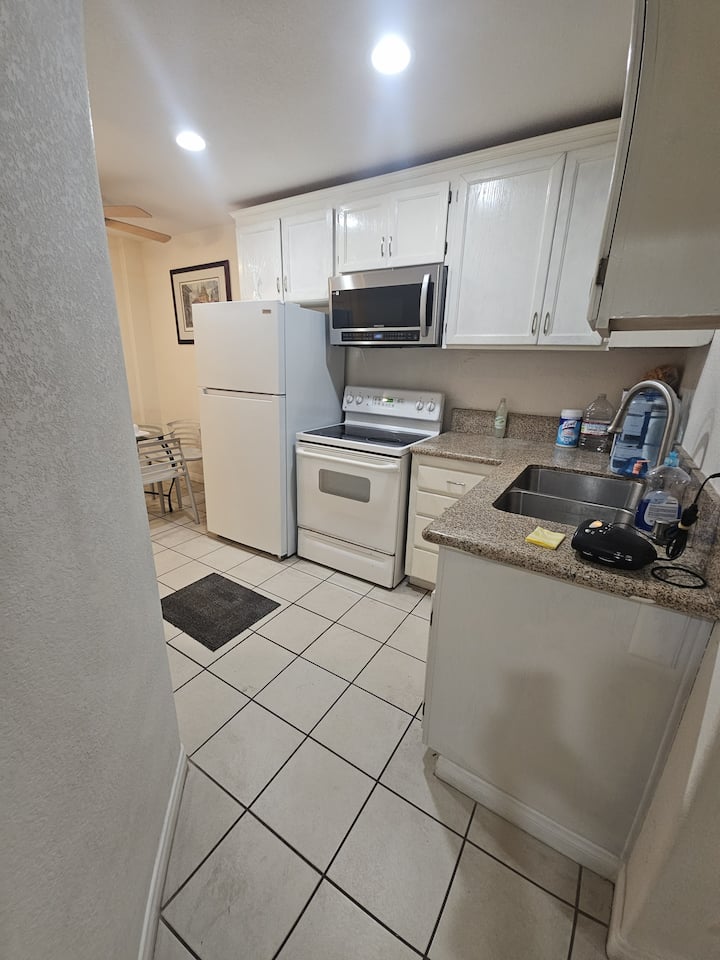 Cozy 2 Bed 2 Bath close to Downtown San Diego!