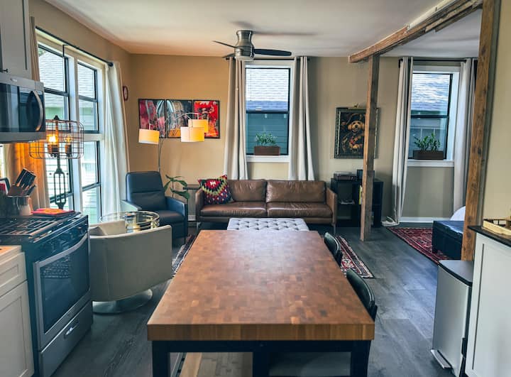 The Wallace: Your Peaceful Luxury Uptown Oasis