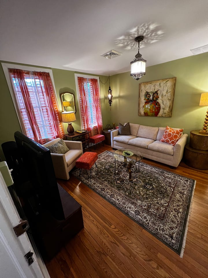 The Grand Delphey: Downtown Frederick Boho Getaway