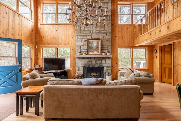 Peaceful Lake Cabin - Close to Town - sleeps 6