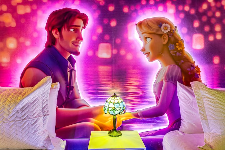 Rapunzel themed studio w/ pool & workspace