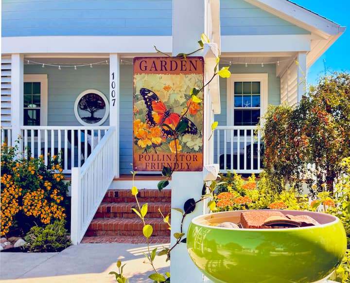 Convenient Location in Town, Perfect For Two