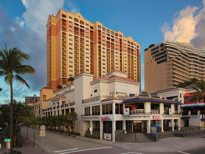 Marriott's BeachPlace Towers Luxury Guest Room