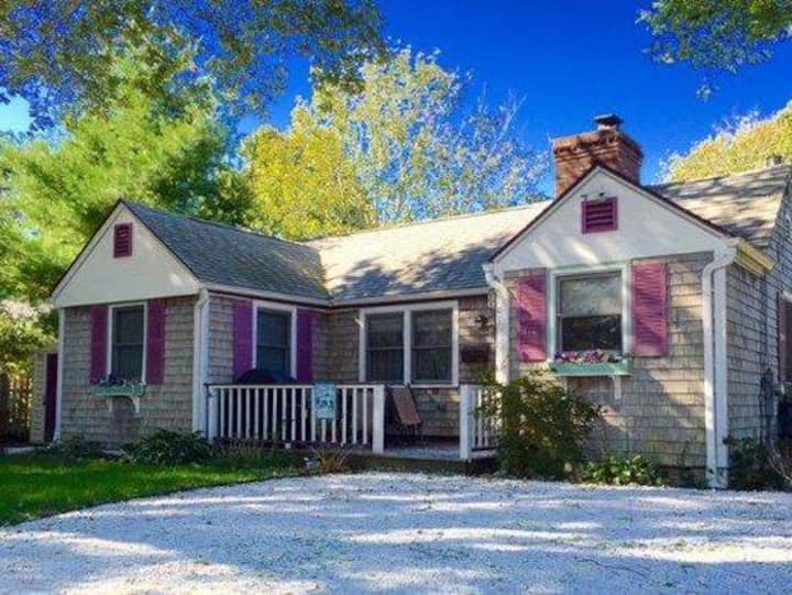 Rose Cottage on Alden Way