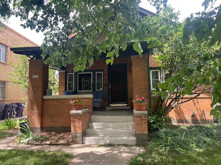 Bright Basement Apartment, no cleaning fee