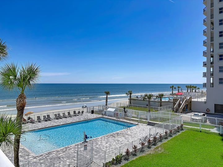 Oceanfront Condo with Beautiful Beach & Pool Views