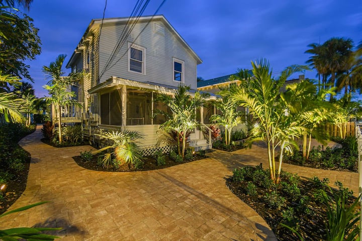 Cottage on Camden 8 - Downtown!