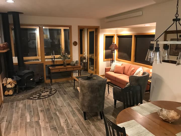 Supercozy Mountain Retreat in the Heart of Summit