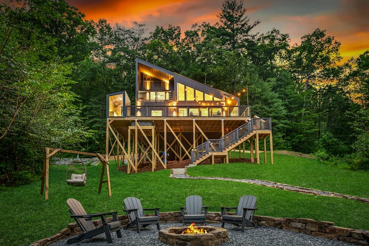 The Lakeside | Custom Sauna, Dock & Paddleboards