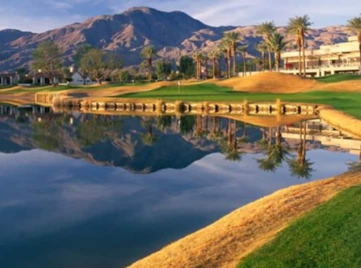Luxurious Golf Course Retreat Palm Desert