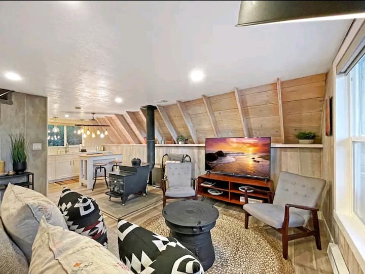 Sunflower Lodge With Hot Tub Above Park City