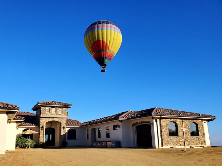 Private 1 Bedroom Villa Overlooking the Vineyards