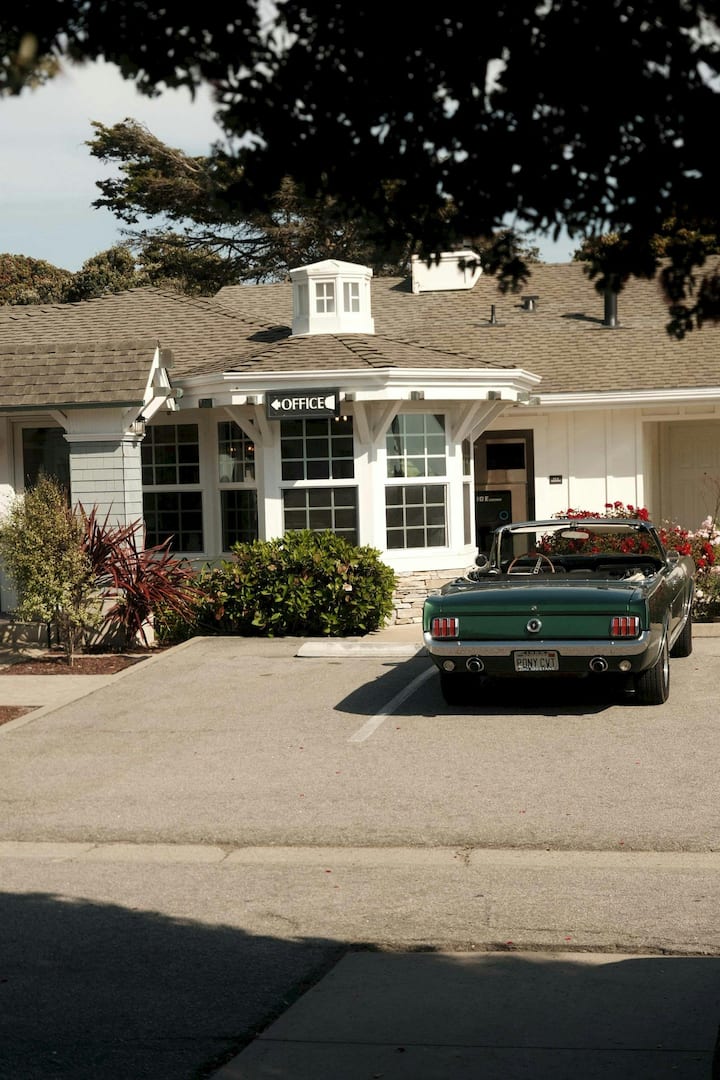 Fireside Inn on Moonstone Beach